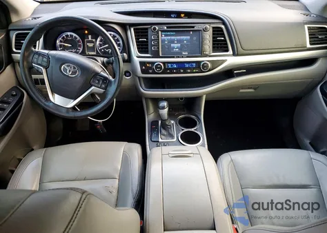 2016 Toyota Highlander Xle z USA, uszkodzony, nr VIN 5TDKKRFH3GS155489